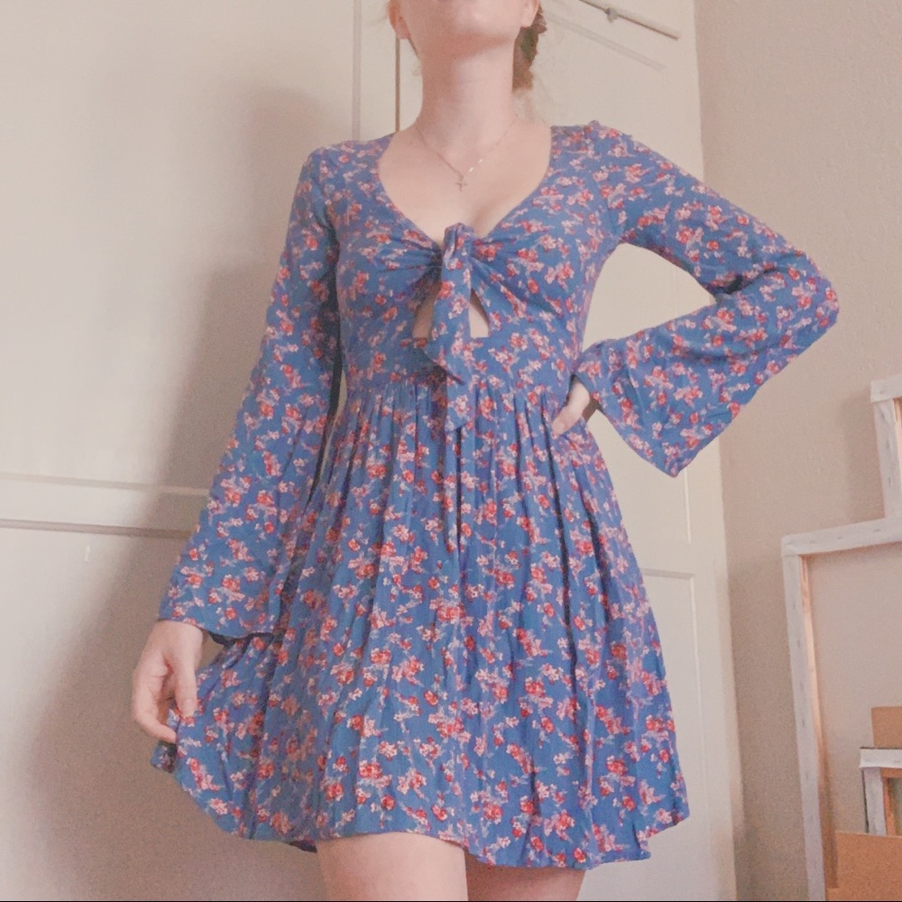 Purple toe front dress with bell sleeves